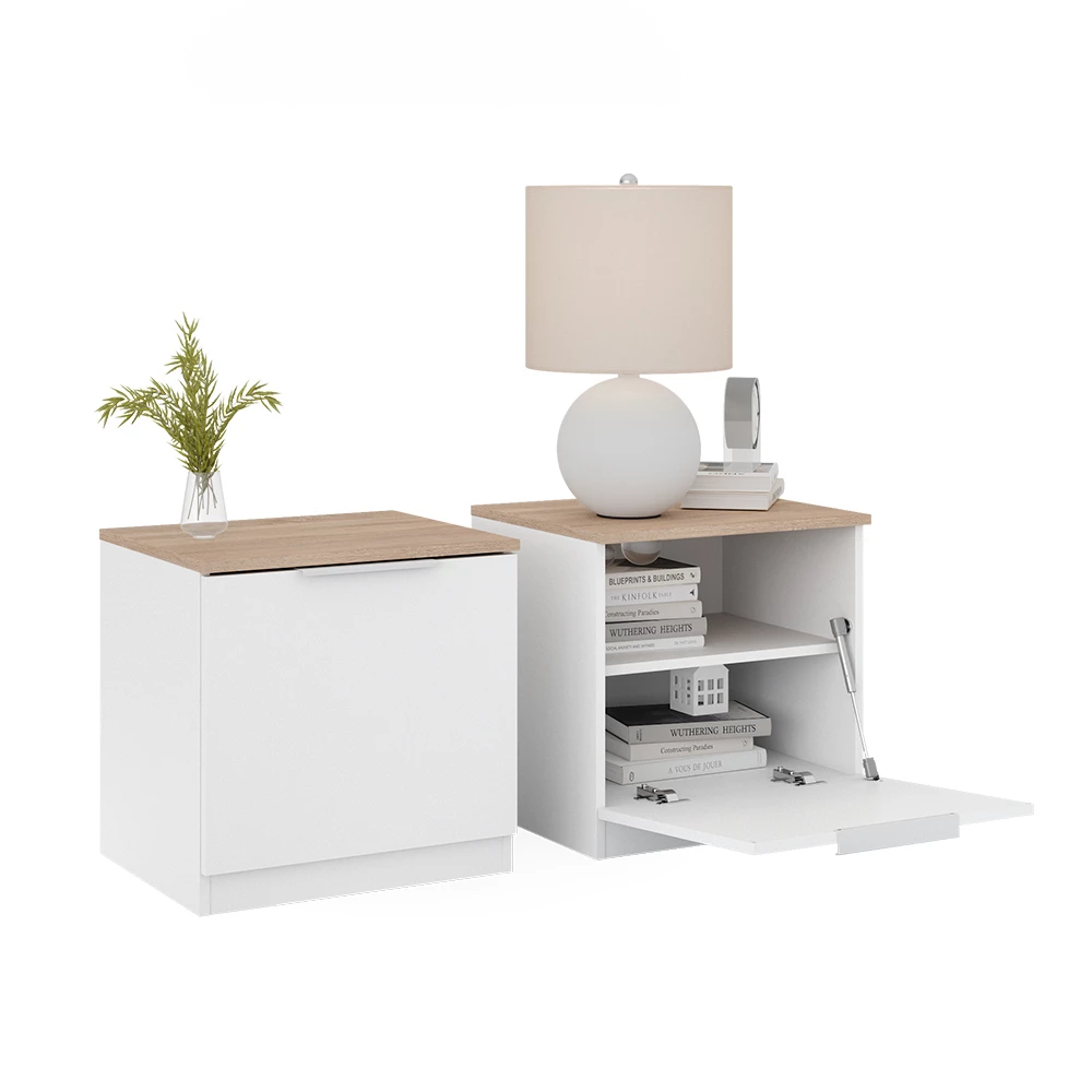 Nachttisch in Weiß/Sonoma auf weißem Hintergrund mit dekorativen Elementen