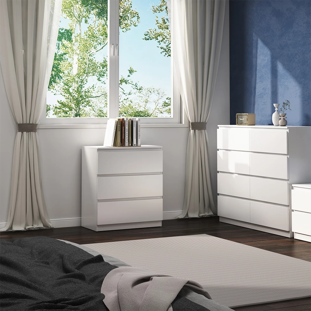 Kommode in Weiß auf weißem Hintergrund