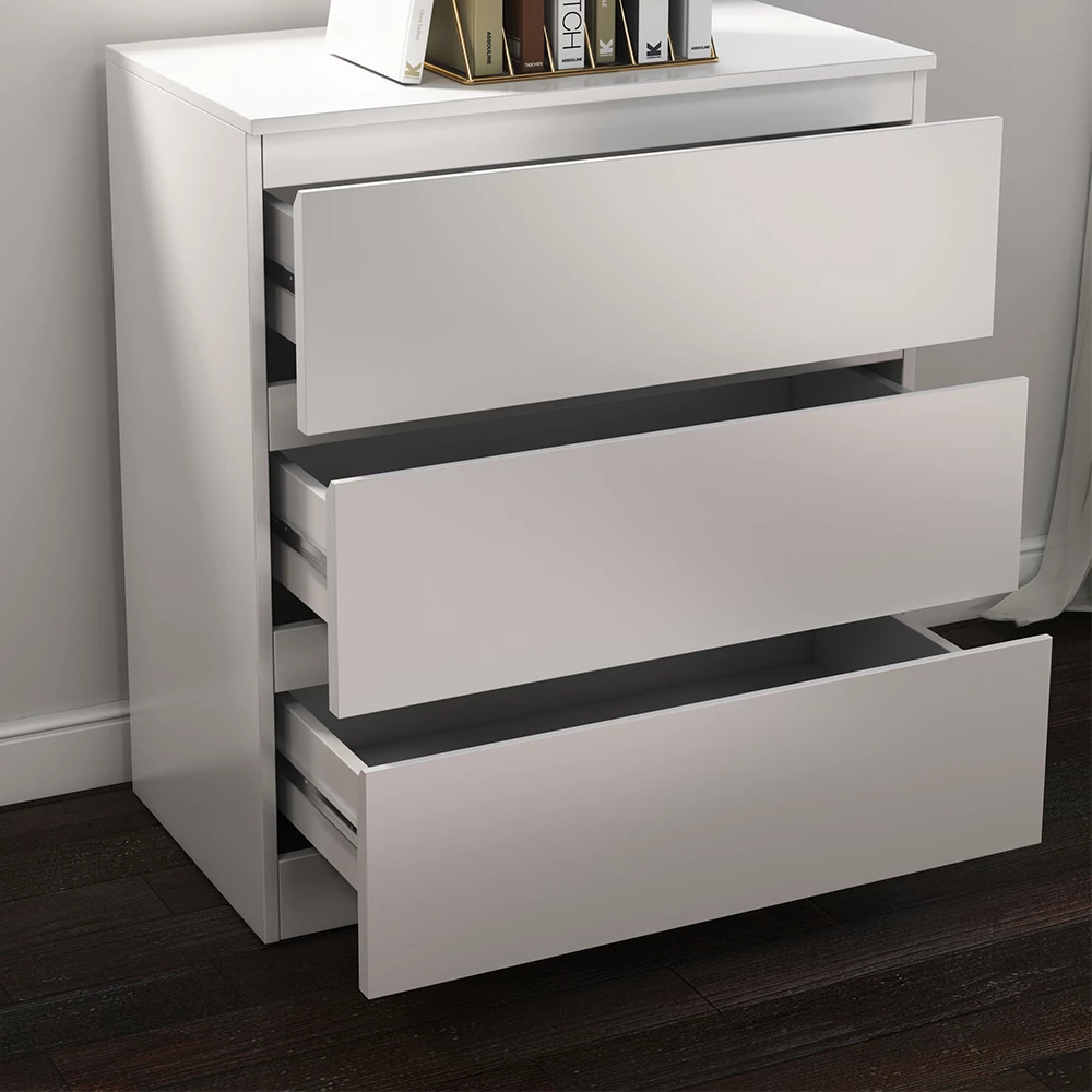 Nahaufnahme von Kommode in Weiß, zeigt Textur/Details