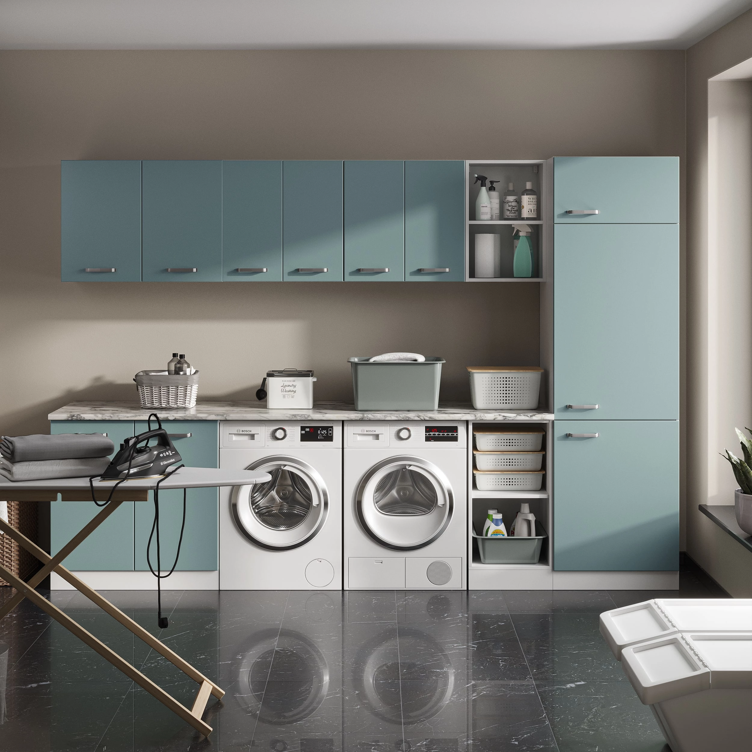 Unterschrank in Weiß Hochglanz, dargestellt im Ambiente mit Dekoration