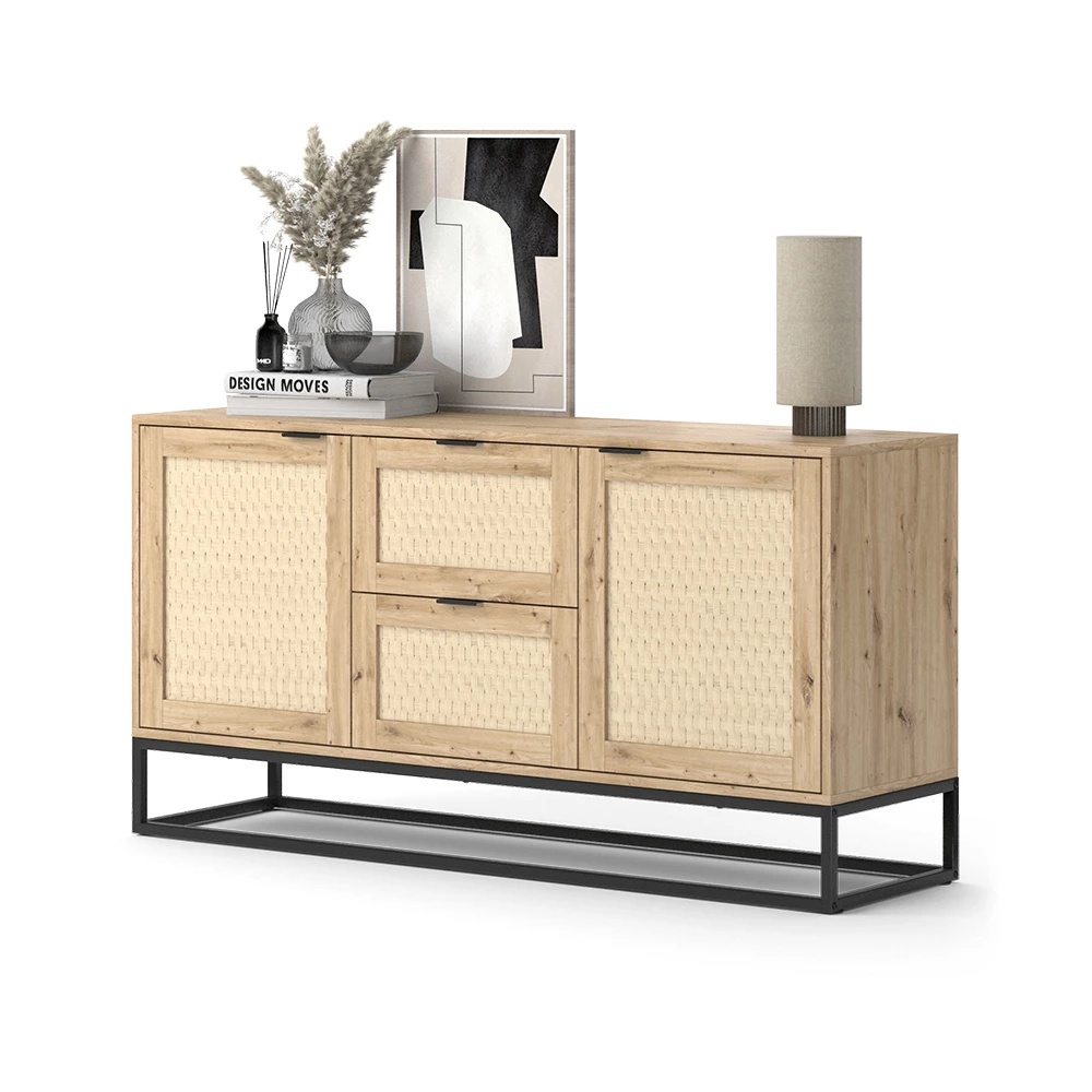 Kommode in Braun auf weißem Hintergrund mit dekorativen Elementen