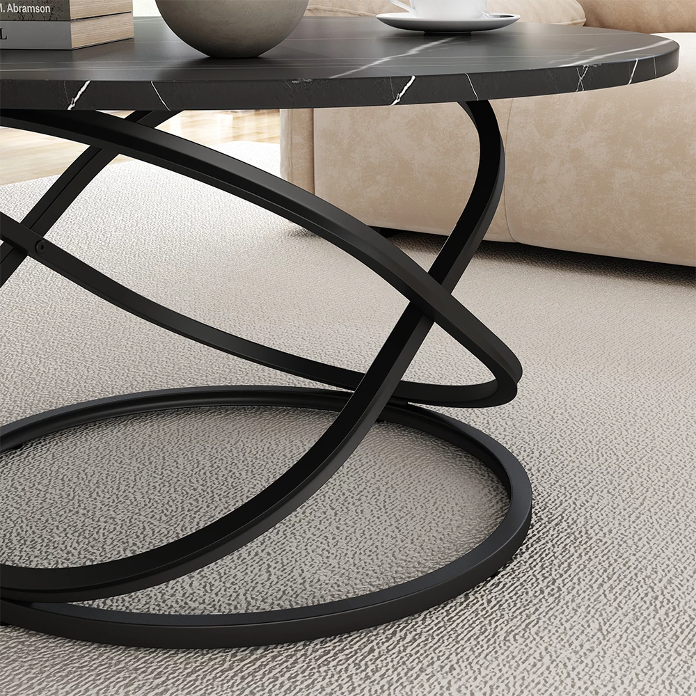 Nahaufnahme von Couchtisch in Schwarz, zeigt Textur/Details