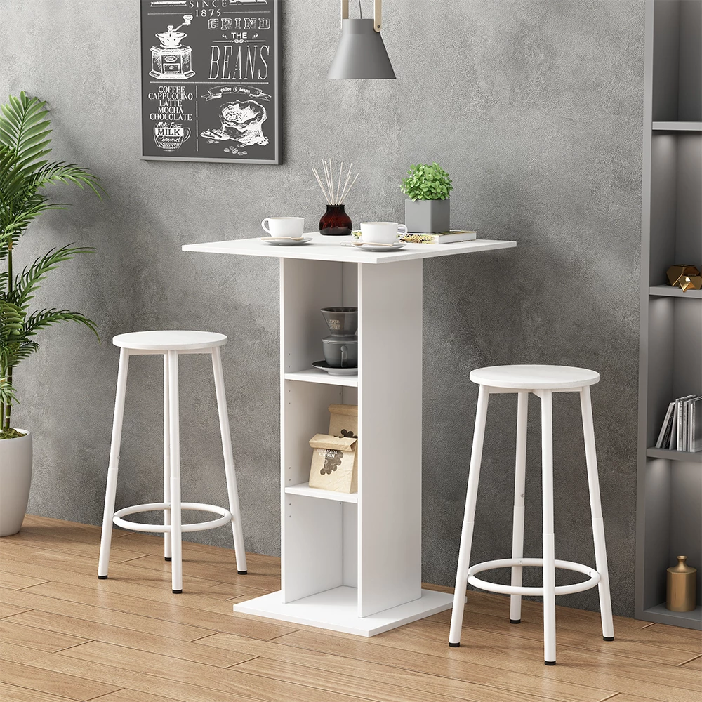 Barhocker in Weiß, dargestellt im Ambiente mit Dekoration