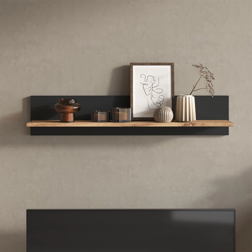 Wandplank in Eiken Wotan op een witte achtergrond met decoratieve elementen