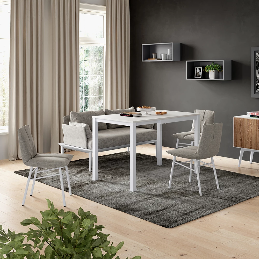 Esstisch in Weiß auf weißem Hintergrund