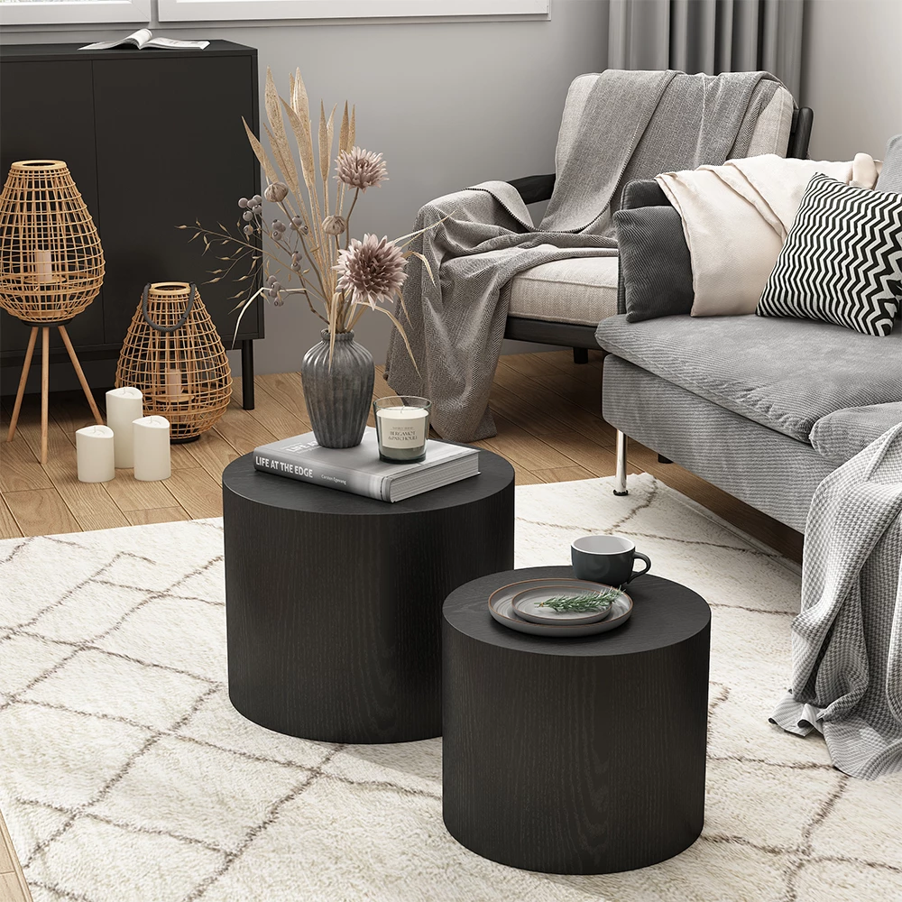 Couchtisch-Set in Schwarz auf weißem Hintergrund