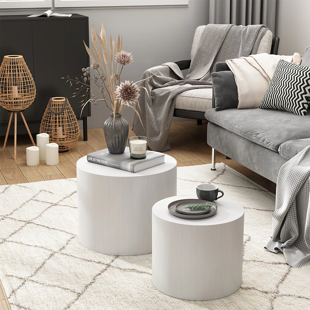 Couchtisch-Set in Weiß, dargestellt im Ambiente mit Dekoration