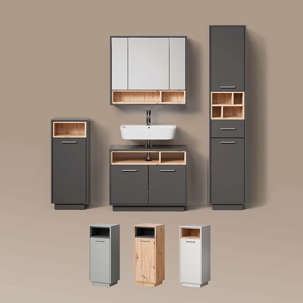 Badmöbel-Set in Weiß auf weißem Hintergrund mit dekorativen Elementen