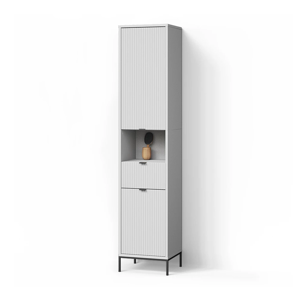 Badschrank in Weiß auf weißem Hintergrund