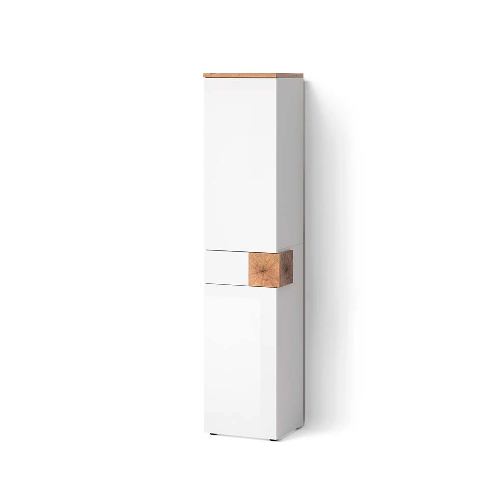 Badschrank in Weiß auf weißem Hintergrund