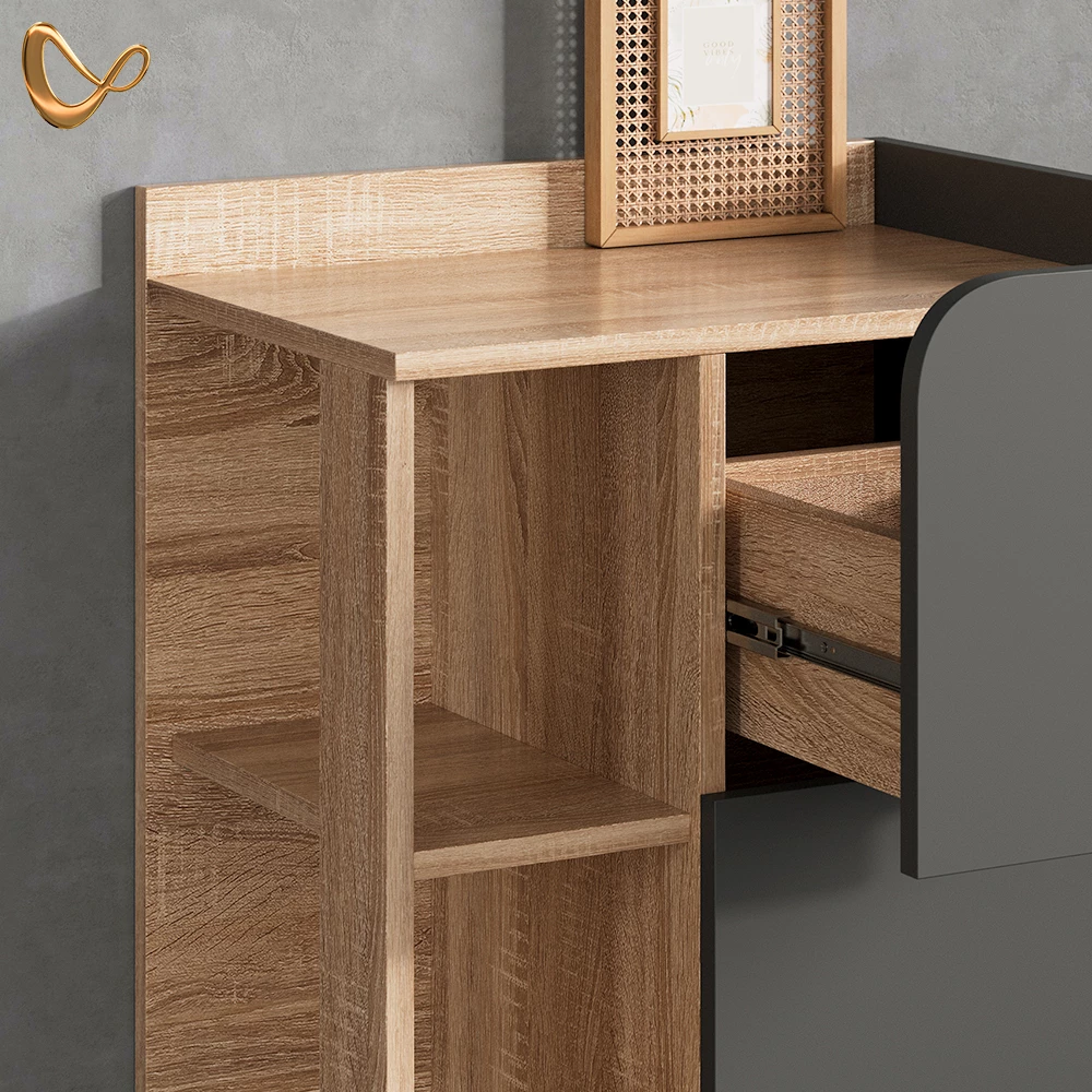 Nahaufnahme von Badmöbel-Set in Anthrazit, zeigt Design- und Oberflächendetails