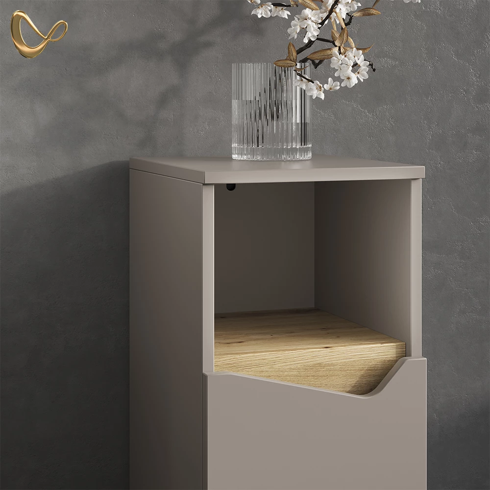 Nahaufnahme von Badmöbel-Kombination in Greige, zeigt Design- und Oberflächendetails