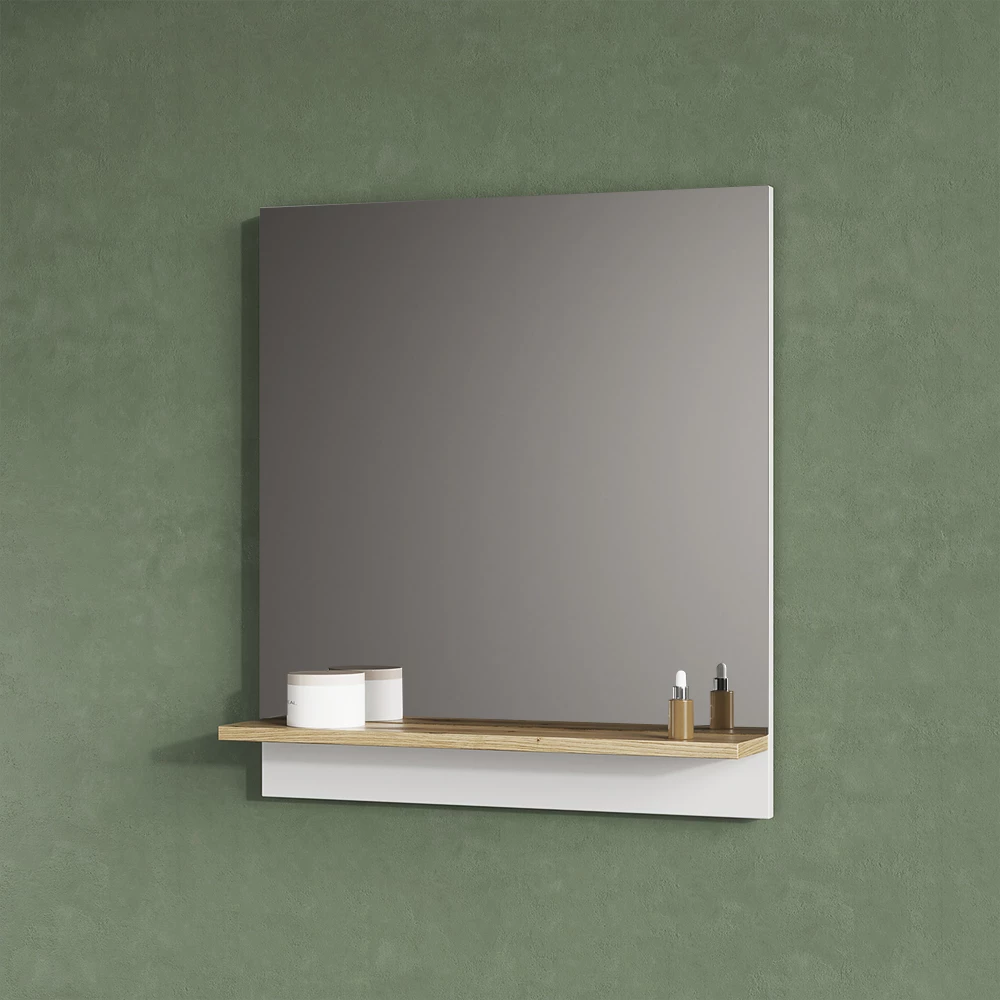 Badspiegel in Weiß auf weißem Hintergrund mit dekorativen Elementen