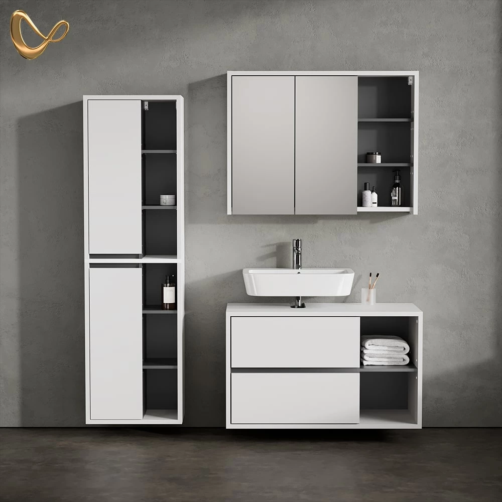 Badmöbel-Set in Weiß, dargestellt im Ambiente und auf weißem Hintergrund