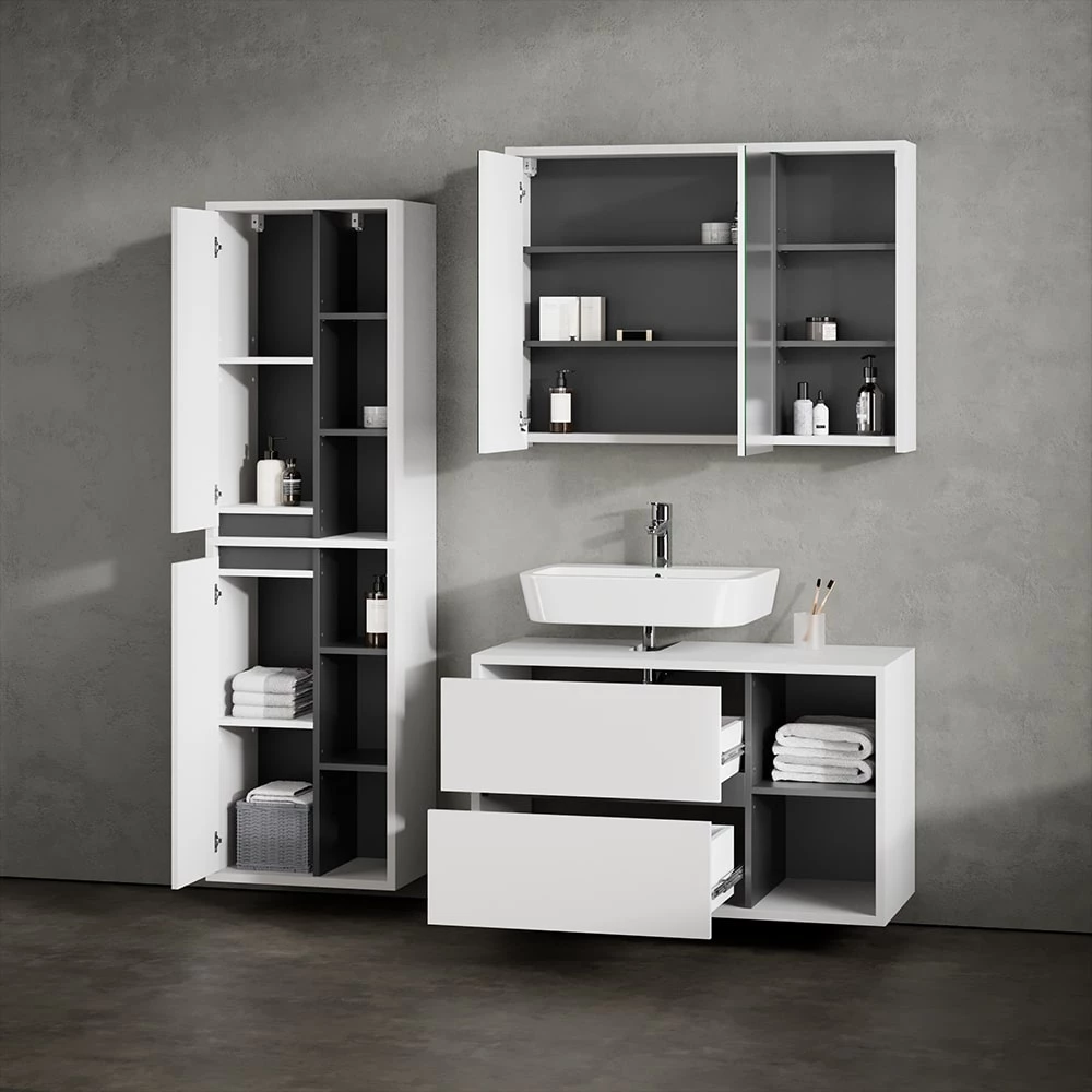 Nahaufnahme von Badmöbel-Set in Weiß, zeigt Textur/Details