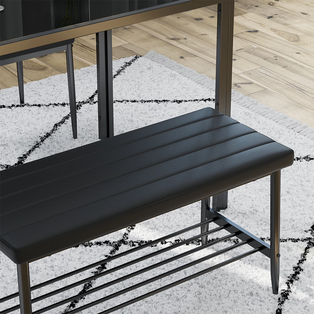 Nahaufnahme von Sitzbank  in Schwarz, zeigt Textur/Details