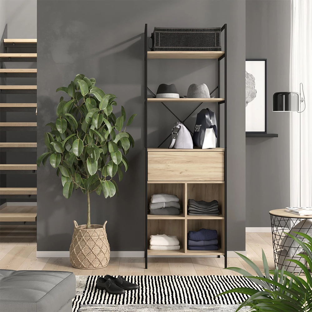 Kleiderschrank in Holz auf weißem Hintergrund