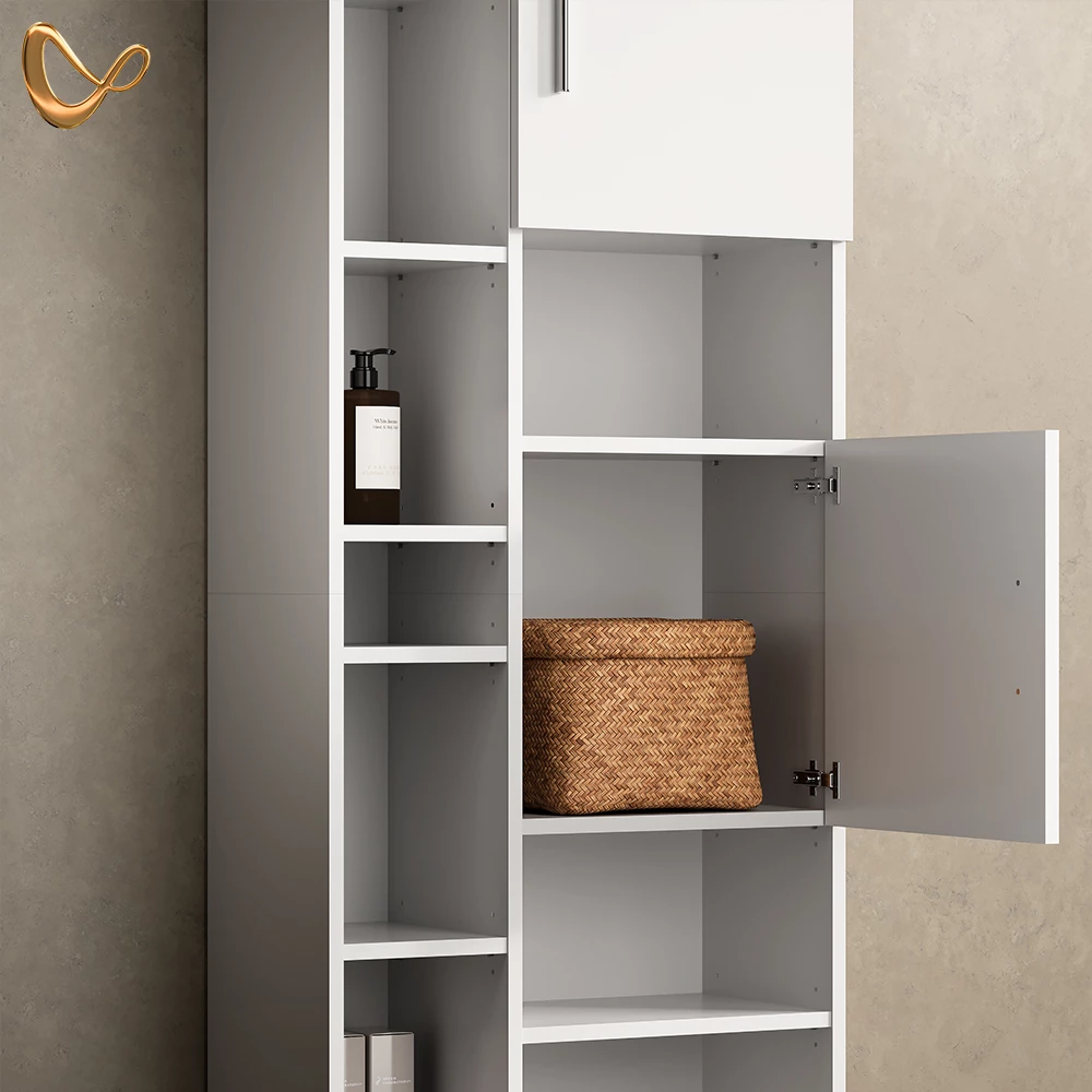 Nahaufnahme von Badmöbel-Set in Weiß, zeigt Design- und Oberflächendetails