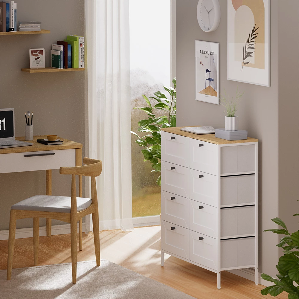 Kommode in Weiß auf weißem Hintergrund