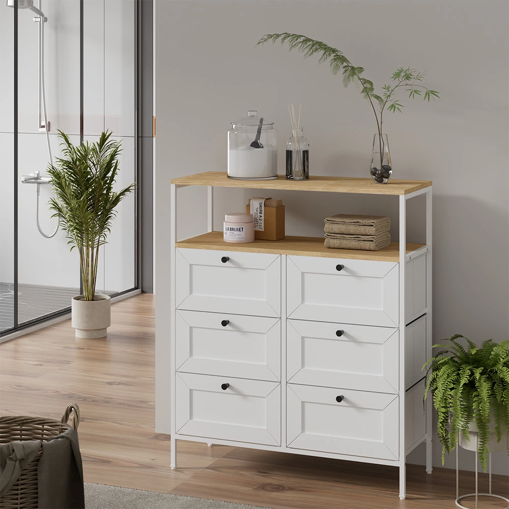 Kommode in Weiß auf weißem Hintergrund