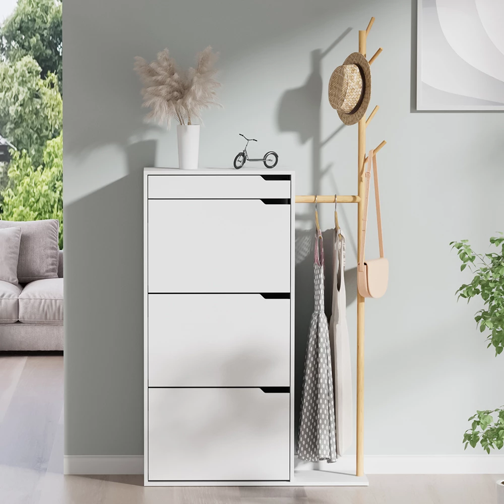 Schuhschrank in Weiß auf weißem Hintergrund