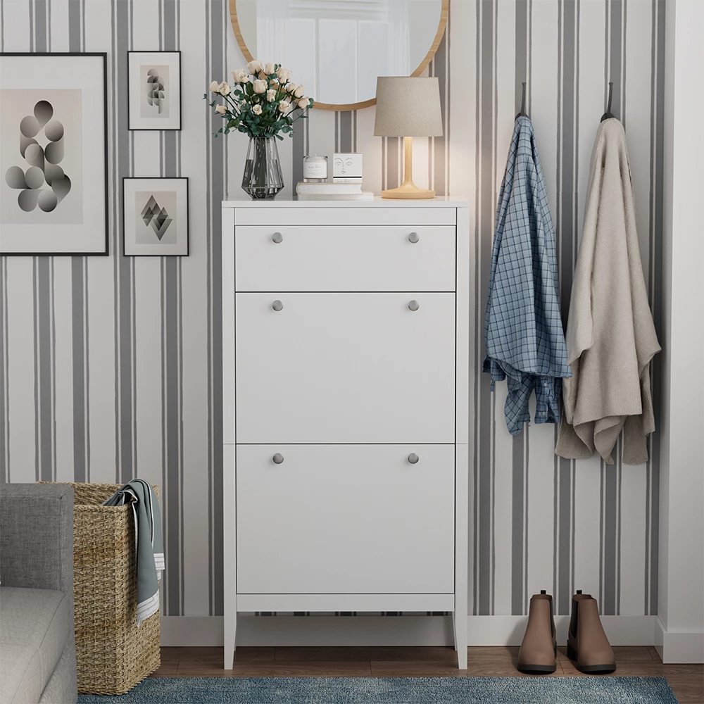 Schuhschrank in Weiß auf weißem Hintergrund