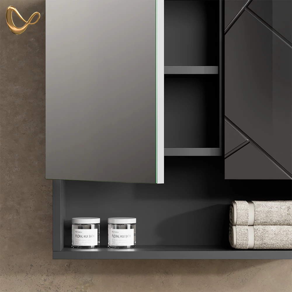 Nahaufnahme von Badspiegelschrank in Anthrazit Hochglanz, zeigt Design- und Oberflächendetails
