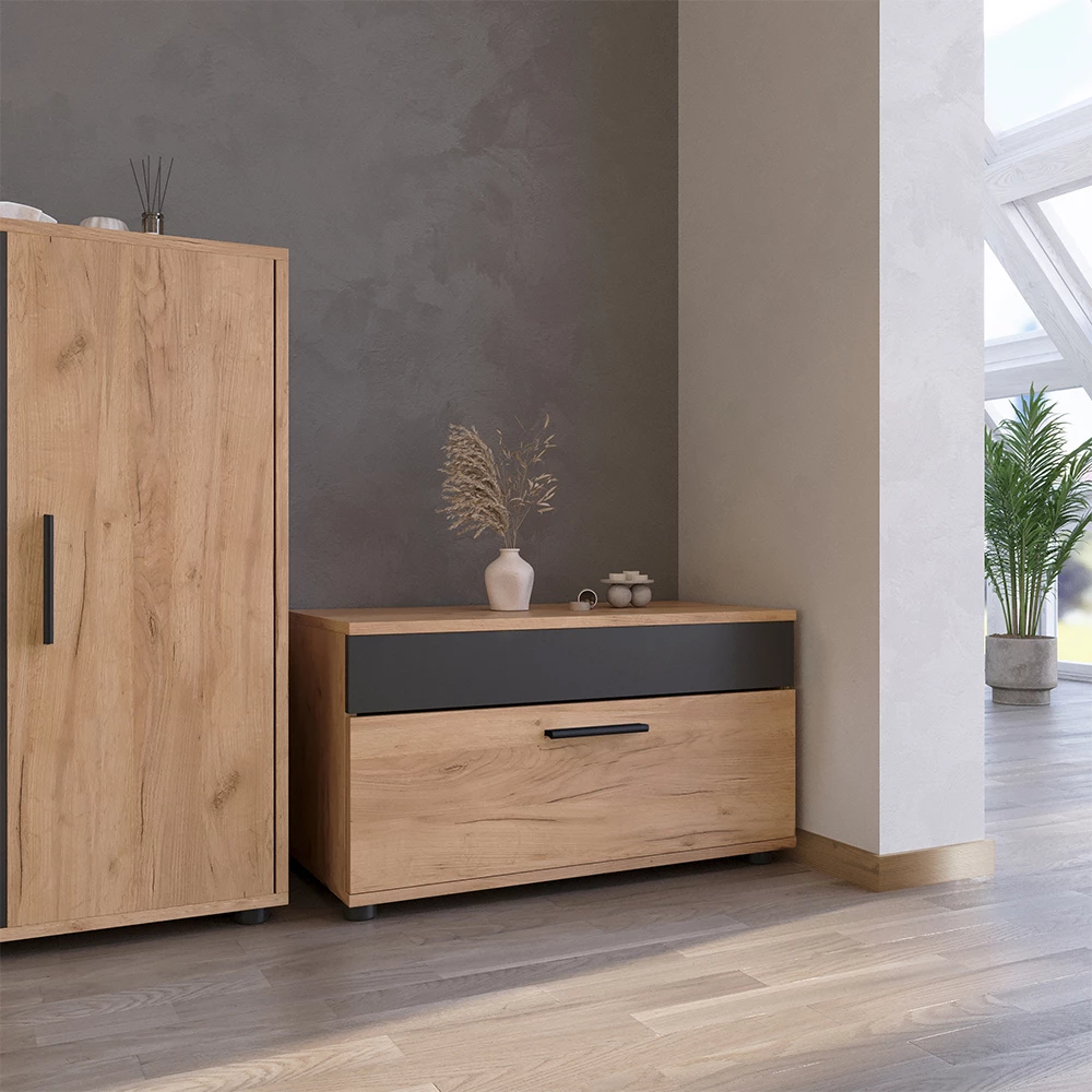 Wohnzimmerschrank in Goldkraft Eiche/Anthrazit auf weißem Hintergrund