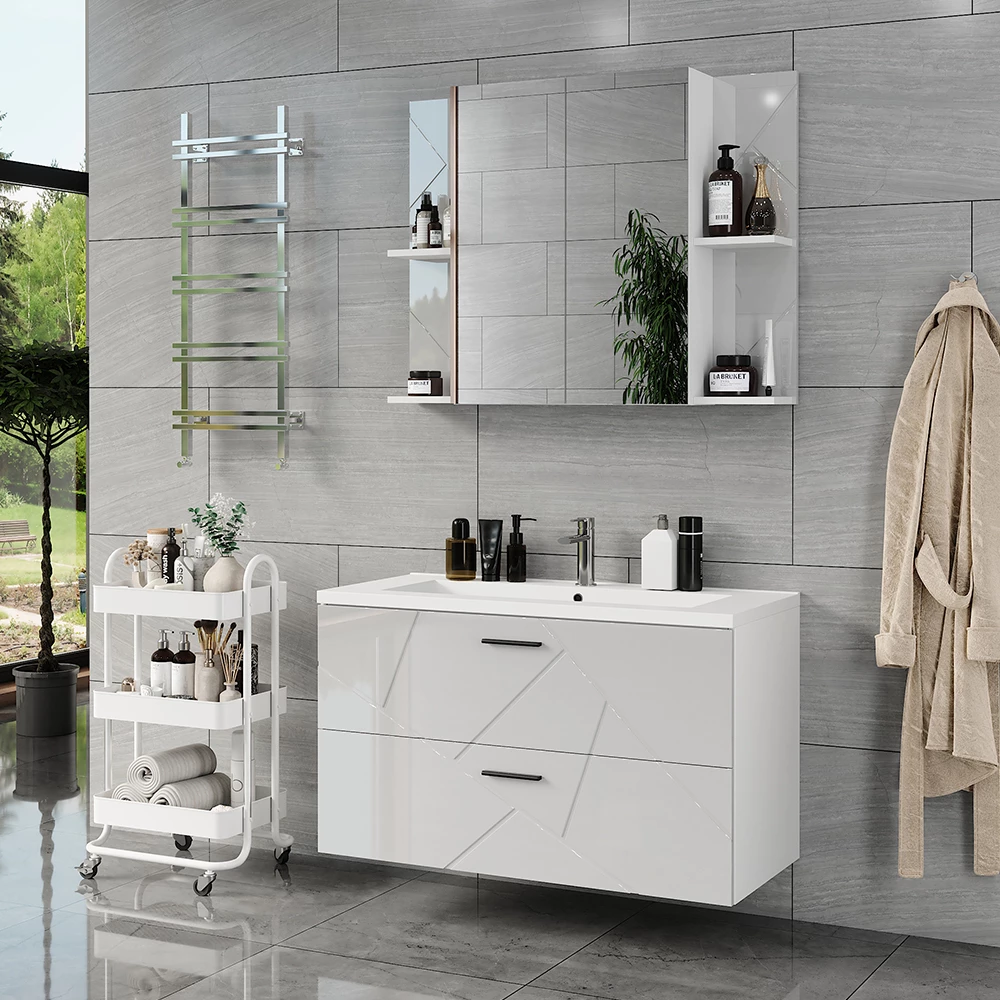 Set di mobili da bagno in Bianco/bianco lucido, mostrato in un ambiente ambientale con decorazioni