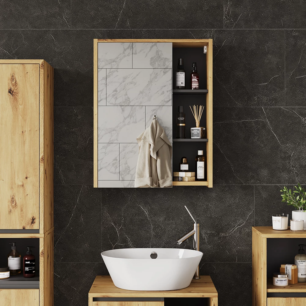 Mobile a specchio per bagno in Artigiano/grigio, mostrato in un ambiente ambientale con decorazioni