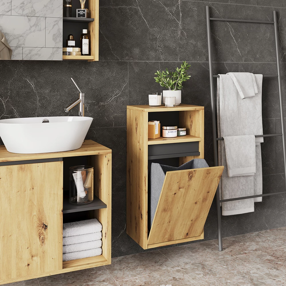 Nahaufnahme von Badschrank in Artisan/Grau, zeigt Design- und Oberflächendetails