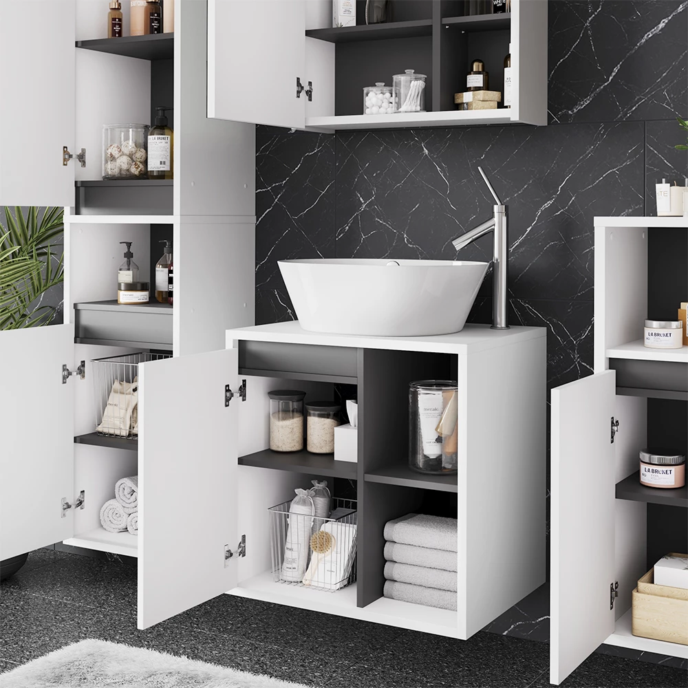 Nahaufnahme von Waschbeckenunterschrank in Weiß/Grau, zeigt Design- und Oberflächendetails