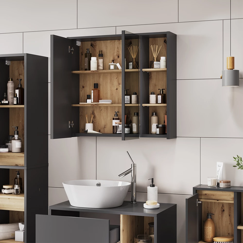 Primo piano di Mobile a specchio per bagno in Grigio/Artisan, mostrando design e dettagli della superficie