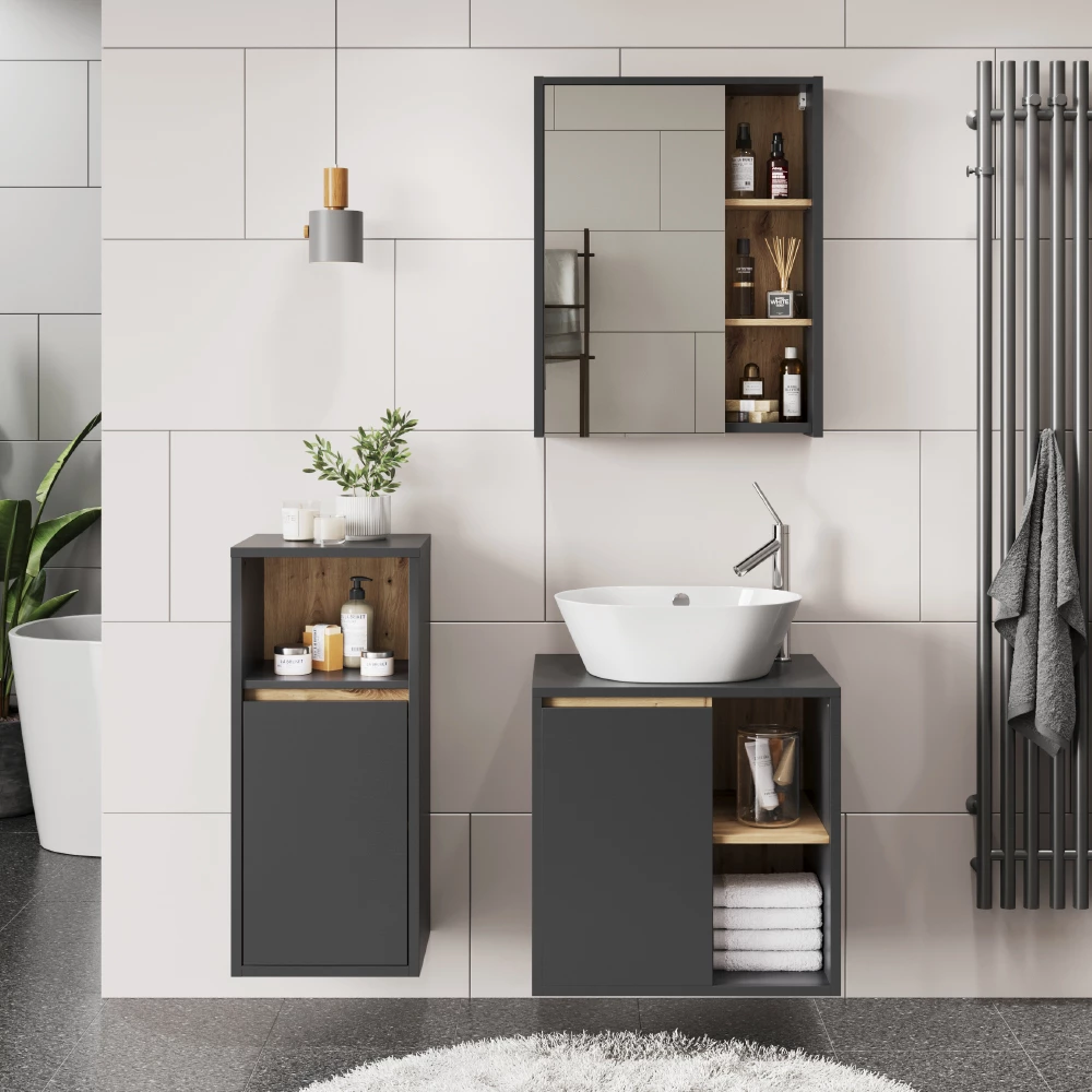 Badmöbel-Set in Grau/Artisan, dargestellt im Ambiente mit Dekoration