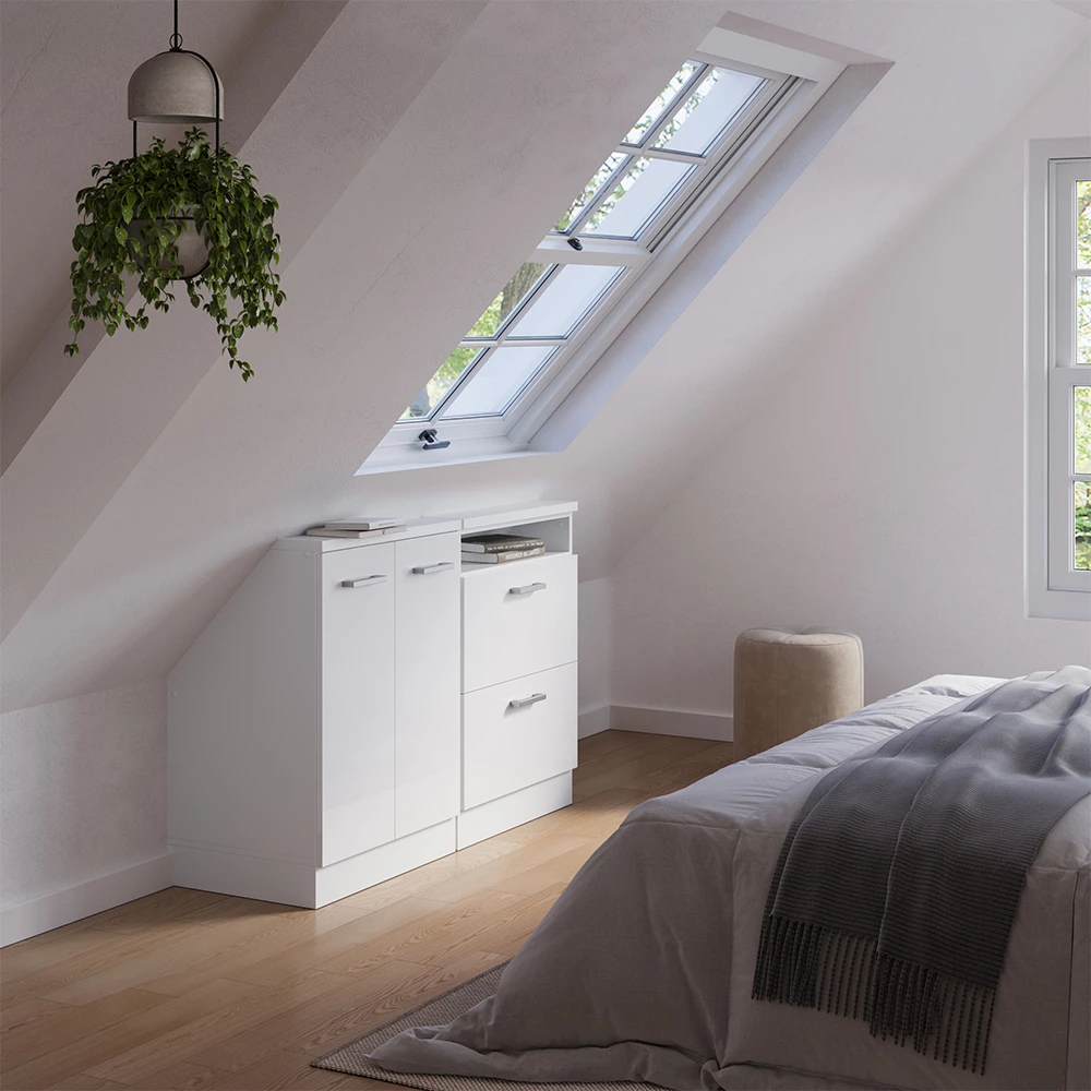 Armadio a tetto spiovente in Bianco lucido/bianco su sfondo bianco