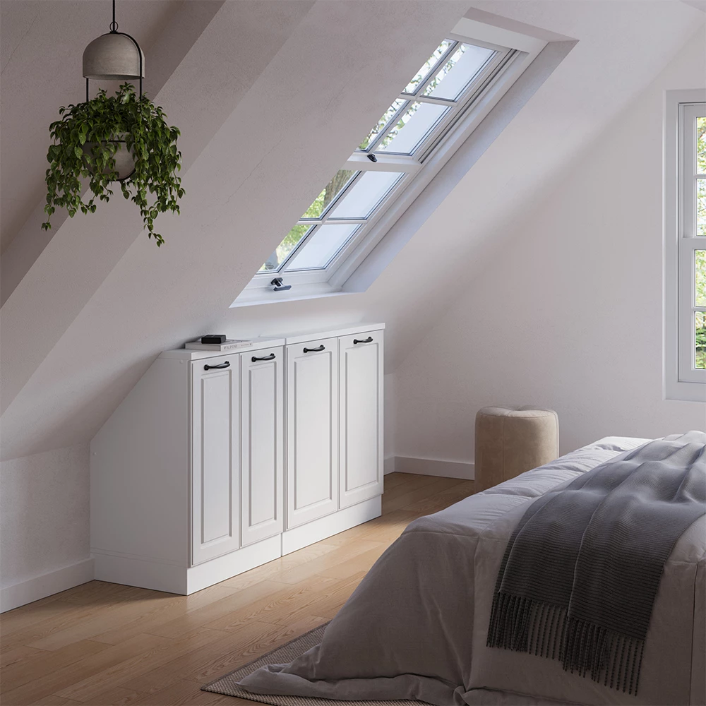 Dachschrägenschrank in Weiß Landhaus/Weiß auf weißem Hintergrund