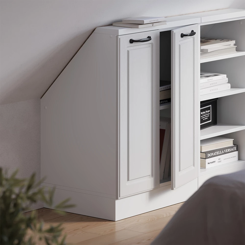 Skråt tagskab i farven Hvidt landsted/hvid på hvid baggrund