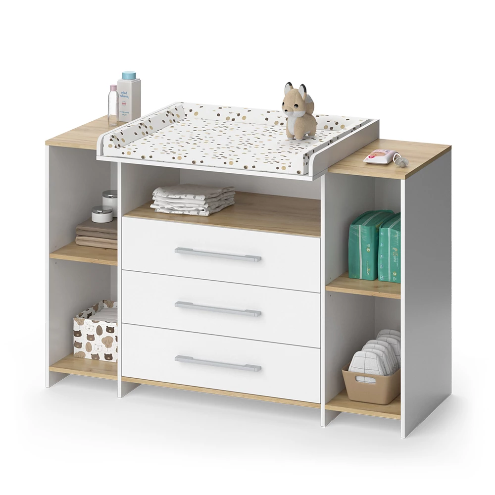 Fasciatoio in Rovere bianco/dorato su sfondo bianco con elementi decorativi