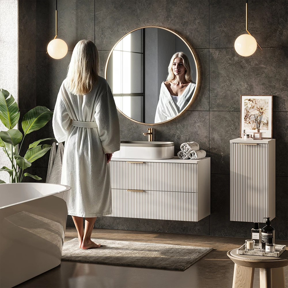 Badmöbel-Set in Anthrazit/Goldkraft Eiche, dargestellt im Ambiente mit Dekoration