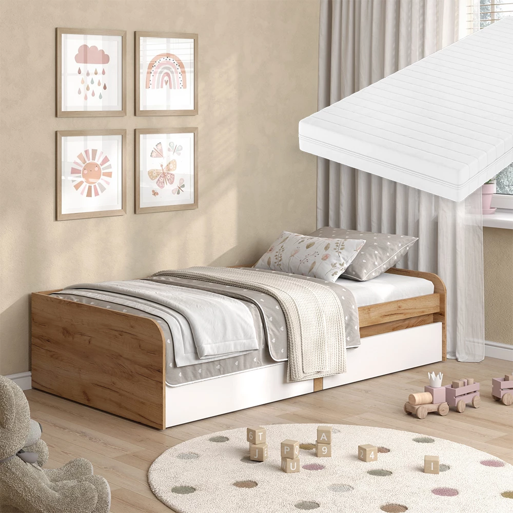 Kinderbed in Wit/Kunstnijverheid, getoond in een sfeervolle omgeving met decoratie