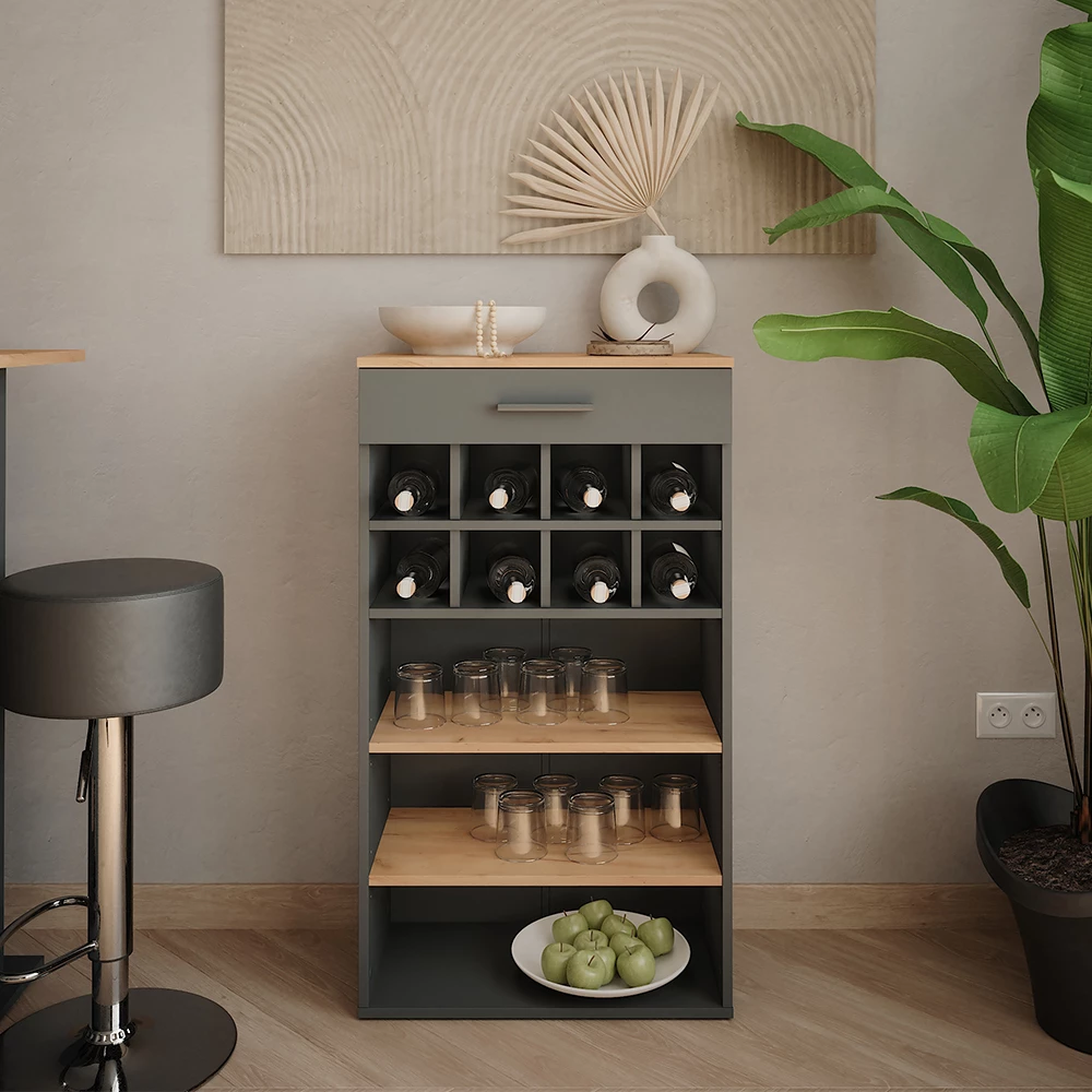 Wijnrek in Eik goud/antraciet shown in ambient setting with decoration