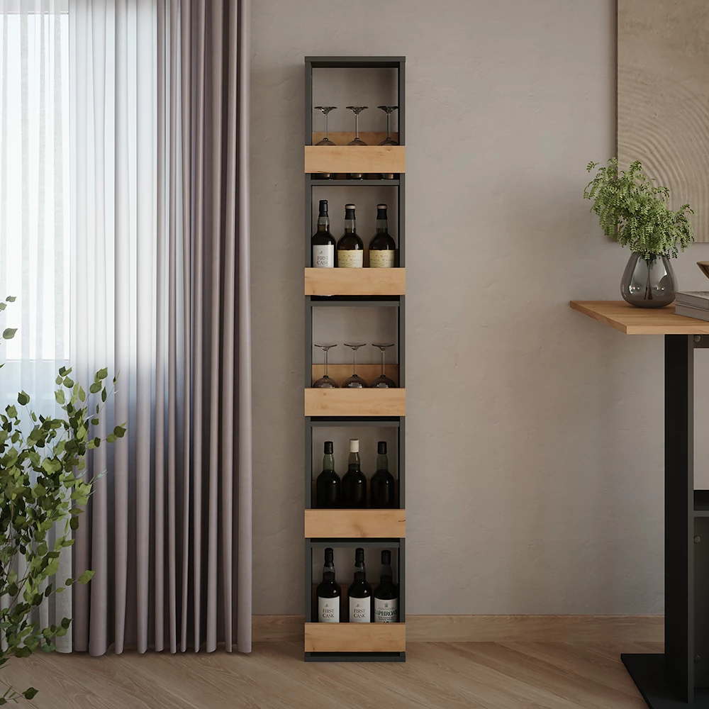 Wijnglasrek in Eik goud/antraciet shown in ambient setting with decoration