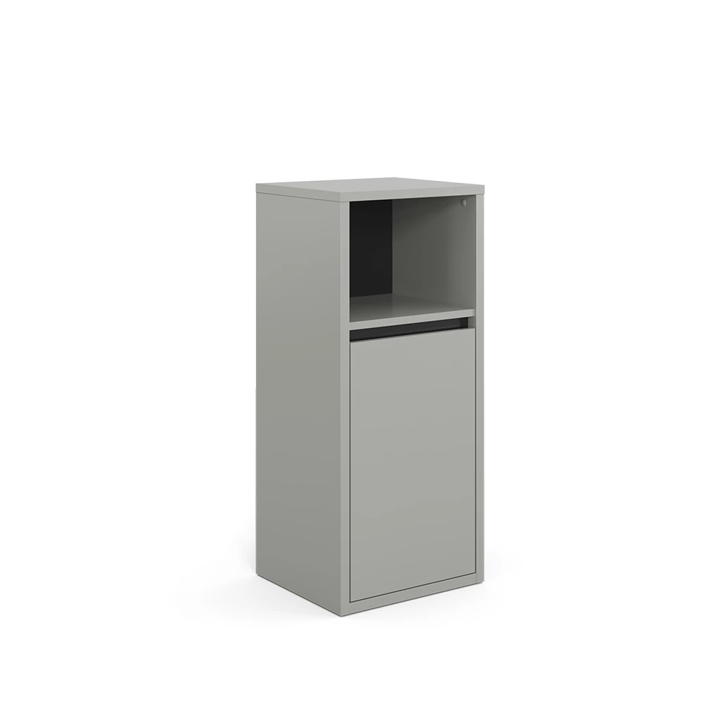 Midischrank in Grau auf weißem Hintergrund