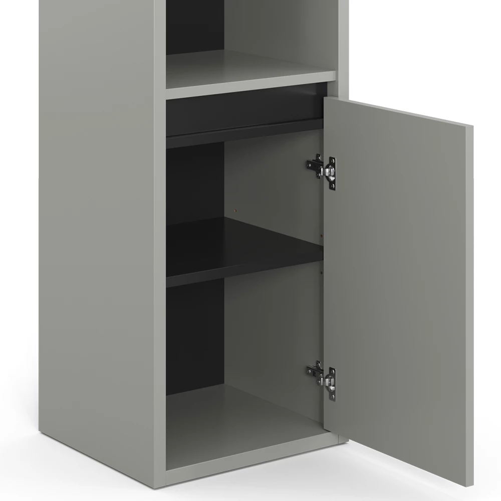 Nahaufnahme von Midischrank in Grau, zeigt Design- und Oberflächendetails