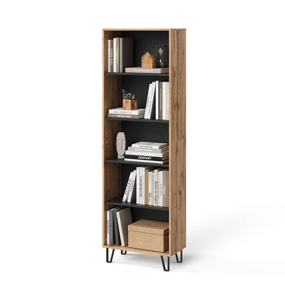 Boekenplank in Eiken Wotan op een witte achtergrond met decoratieve elementen