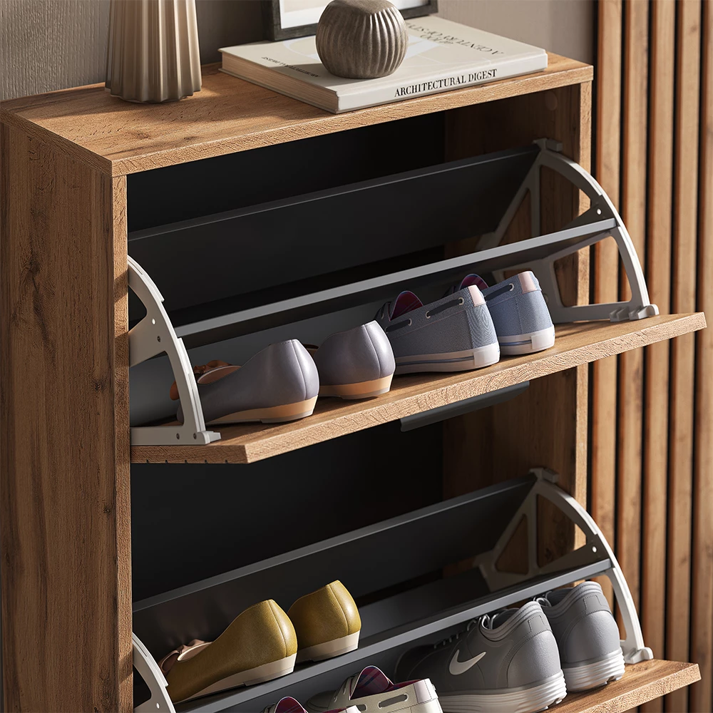 Nærbillede af Skotøjsæske i farven Wotan af eg, der viser struktur/detaljer