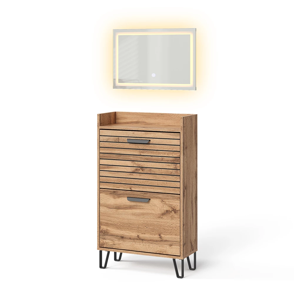 Garderobe in Eiken Wotan op een witte achtergrond