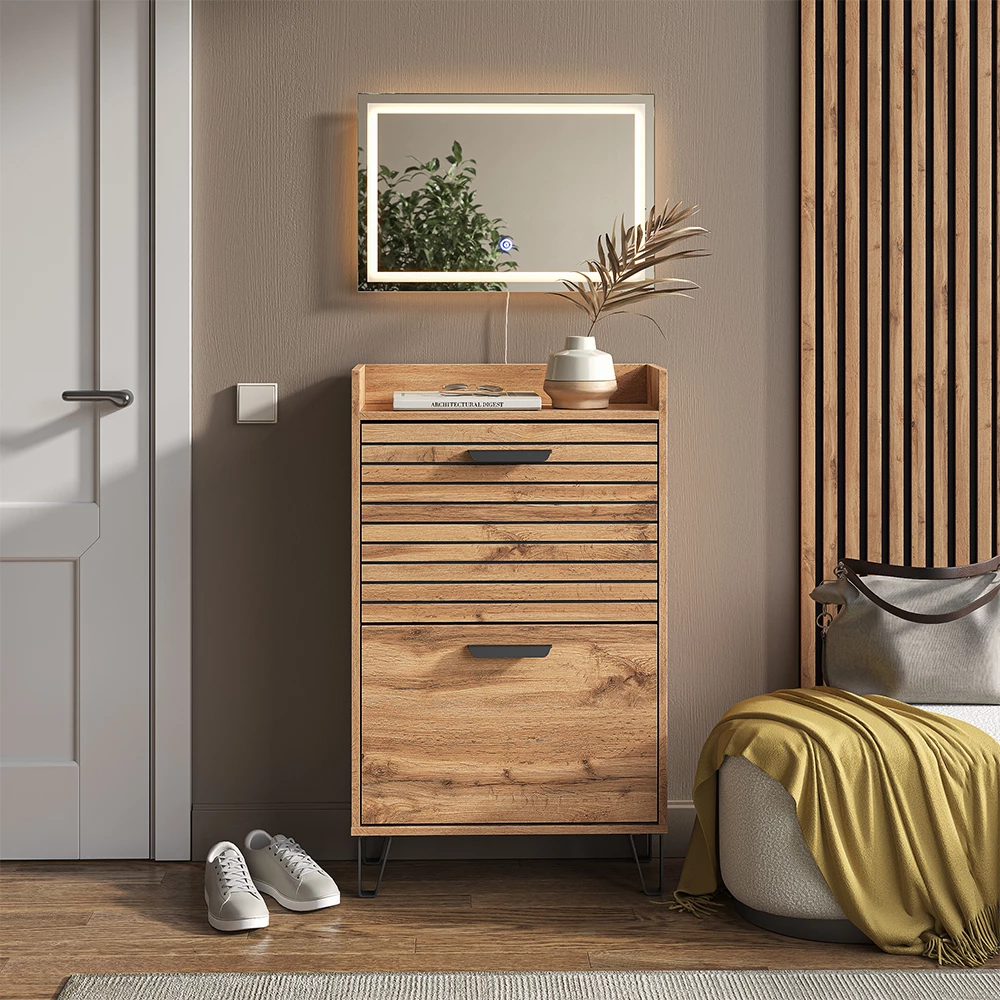 Garderobe in Eiken Wotan op een witte achtergrond met decoratieve elementen