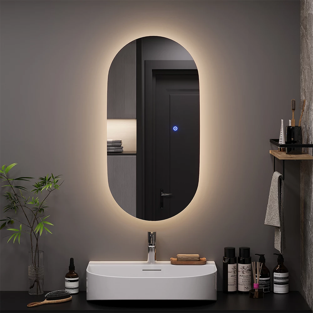 Badezimmerspiegel in Glas, dargestellt im Ambiente mit Dekoration