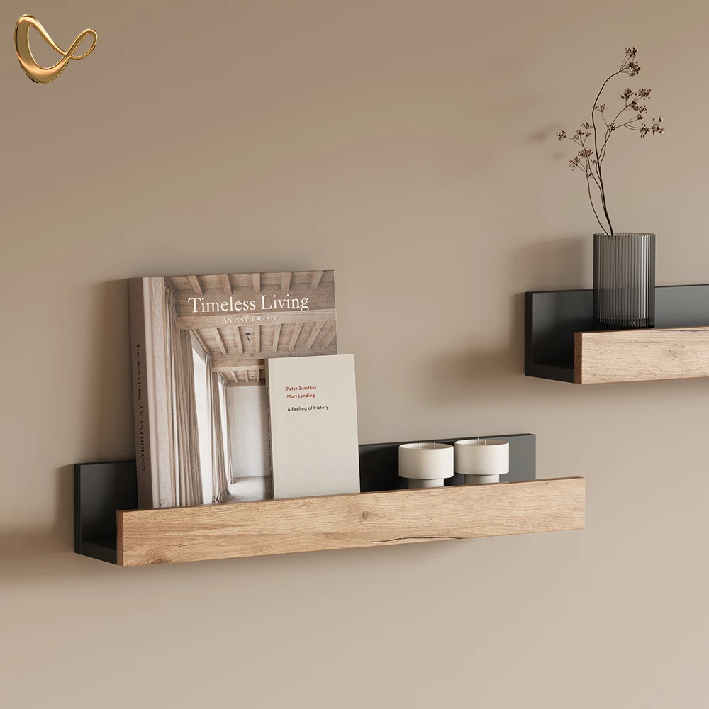 Nahaufnahme von Wandregal in Anthrazit/Goldkraft Eiche, zeigt Design- und Oberflächendetails